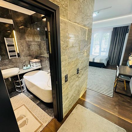 Rentnow Modern Lux Apartment In Centre Chişinău Extérieur photo
