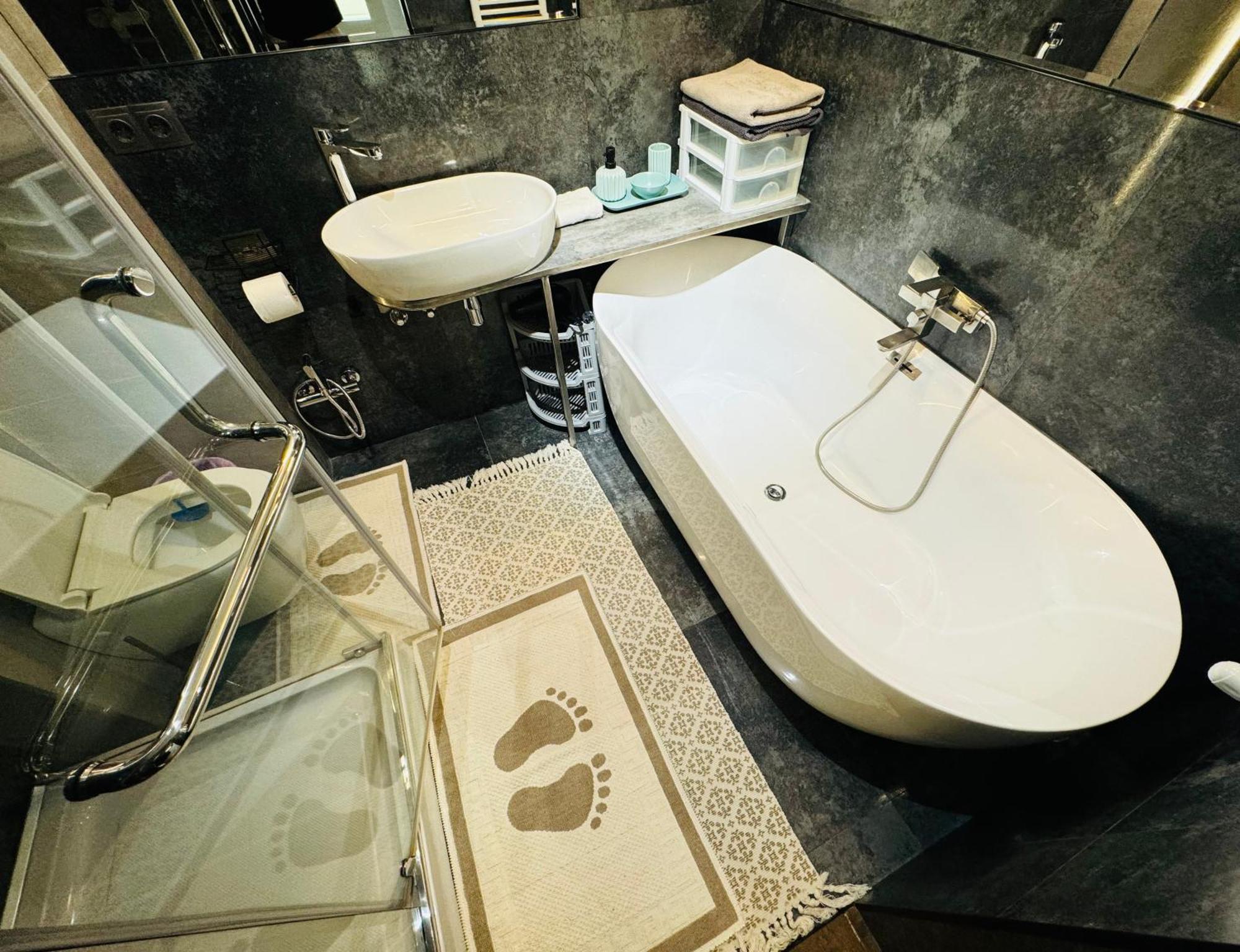 Rentnow Modern Lux Apartment In Centre Chişinău Extérieur photo